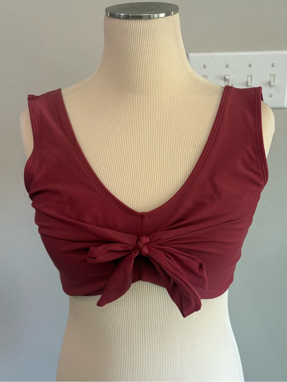 Shein brick red swim top woman’s medium GUC No padding